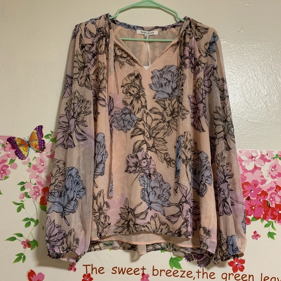 Rose & Olive Tops - 💙 ROSE AND OLIVE FLORAL BLOUSE NWT SZ M